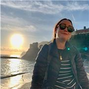 Studentessa scuola superiore per mediatori linguistici